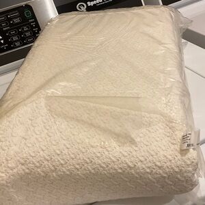 Coyuchi Organic White Stellar Blanket - Full/Queen, nwt